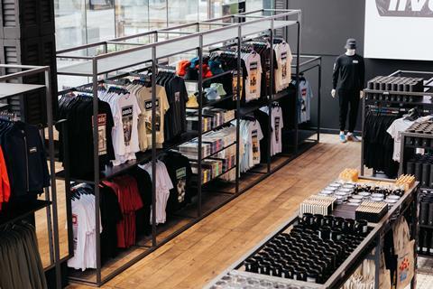 Oasis Live ‘25 fan store